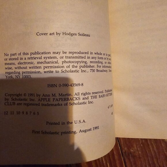 The Babysitters Club Mary Anne Misses Logan #46 Vintage 90s Apple Paperback - Picture 5 of 7